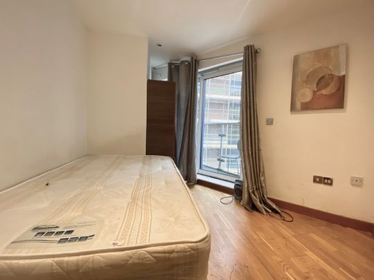 2 Bed Flat, Block Wharf, E14 - Photo 1