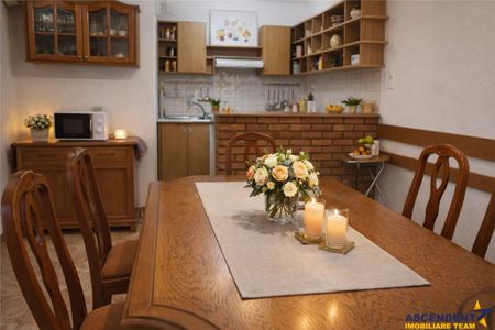 Vila cu 5 camere si garaj propriu, Centrul Istoric Drumul P - Fotografie 3