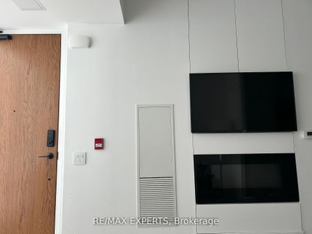 For Lease - 9 Buttermill Avenue Unit# Th05, Vaughan, Ontario - Photo 2