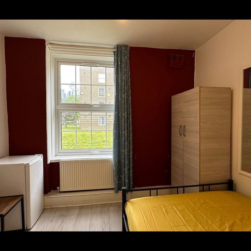 Room in a Shared Flat, Chicksand House, E1 - Photo 1