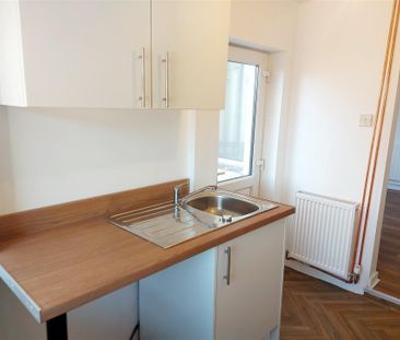 2 bedroom Terraced House to rent - Photo 6