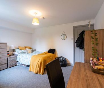 6 bedroom house to rent - Photo 1