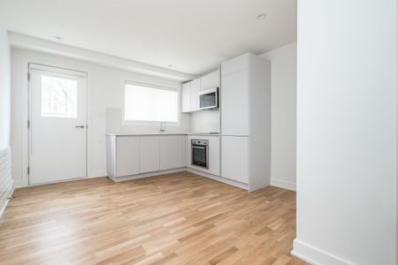 39 Riverwood Parkway - Photo 4