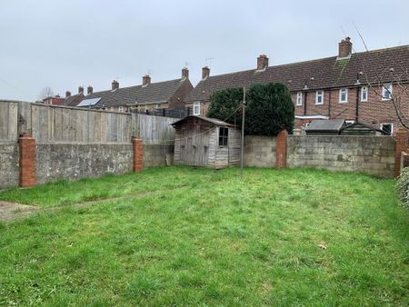 5 bedroom semi-detached house to rent - Photo 5