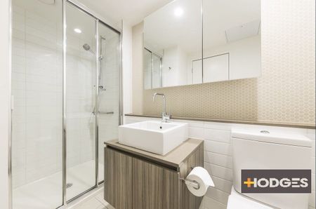 Sensational City Pad *UNFURNISHED* - Photo 5