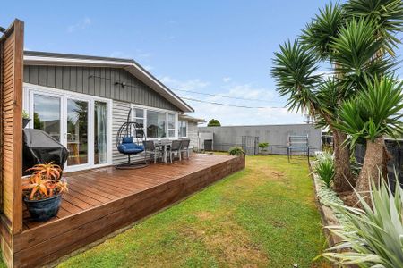 Charming 3BR Home in Upper Vogeltown - Photo 3