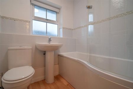 2 bedroom semi-detached house to rent - Photo 5
