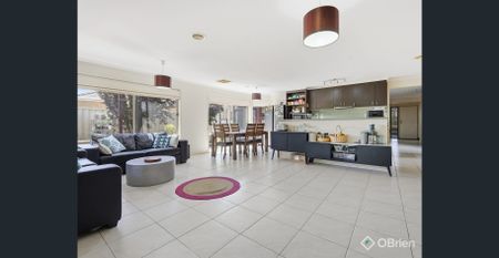 A BEAUTIFUL FAMILY HOME DESIGNED FOR COMFORT AND ENTERTAINING - Photo 5