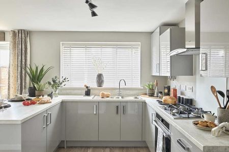 3 bedroom semi-detached house to rent - Photo 5