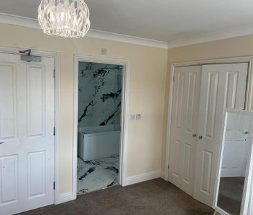 1 bedroom in a house share to rent - Photo 2
