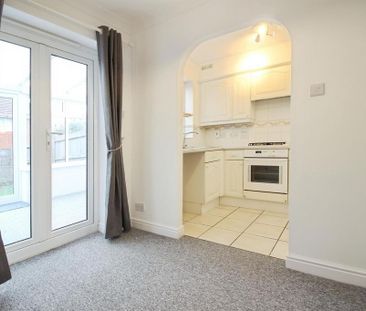 2 bedroom semi-detached house to rent - Photo 5