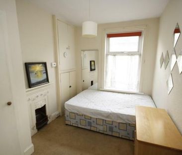 6 bedroom detached house to rent - Photo 6