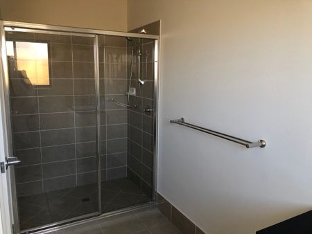 Family Home In Camelot Estate! - Photo 4