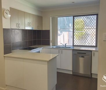 QUIET PROPERTY PARKING 4 CARS CALAMVALE - Photo 4