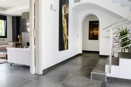 Luxury Villa for rent in Marbella, Andalusia - Photo 2