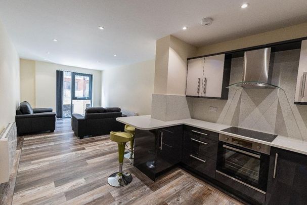 3 bedroom flat to rent - Photo 1