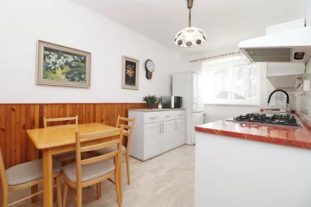 Pronájem prostorného zděného bytu 2+1 na ulici Leoše Janáčka v Jihlavě - Photo 3