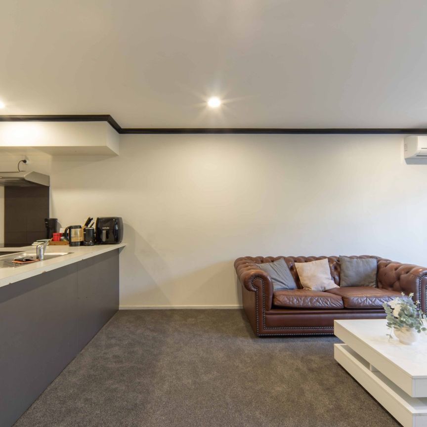 Stylish two-storey townhouse - Photo 1