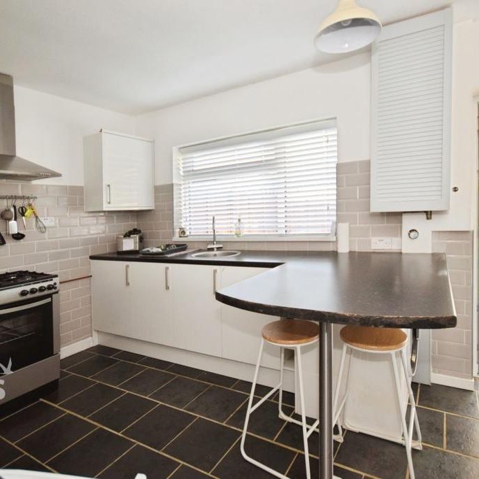 2 bedroom detached bungalow to rent - Photo 1