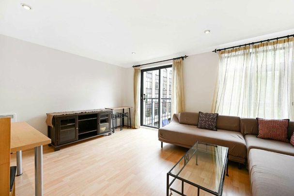 Bridgewater Square, Barbican, EC2Y - Photo 1