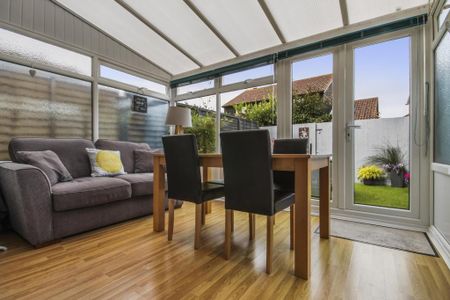 2 bedroom terraced house to rent - Photo 2