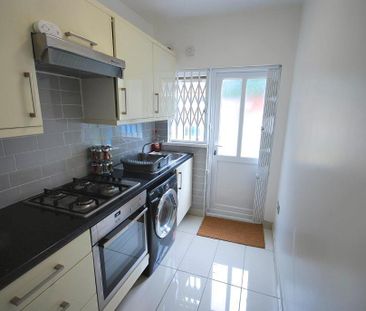 3 bedroom end of terrace house to rent - Photo 6