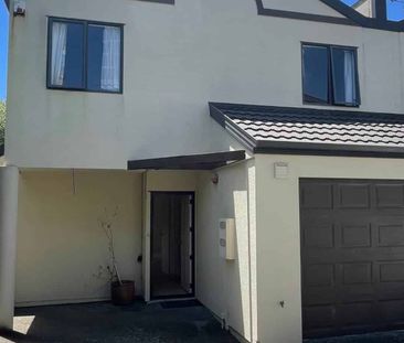 Townhouse in good location - Photo 5