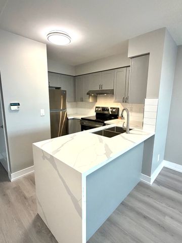 For Lease - 23 Oneida Crescent Unit# LPH5, Richmond Hill, Ontario - Photo 2