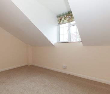 Newington, Wallingford - Photo 2