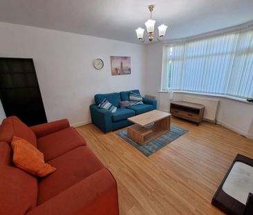 4 bedroom semi-detached house to rent - Photo 2