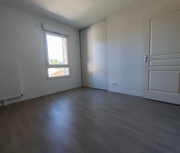 Location Appartement 3 pièces 66m² - Photo 3