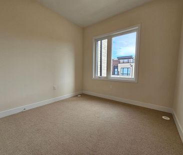 For Lease - 118 Credit Lane, Richmond Hill, Ontario - Photo 2