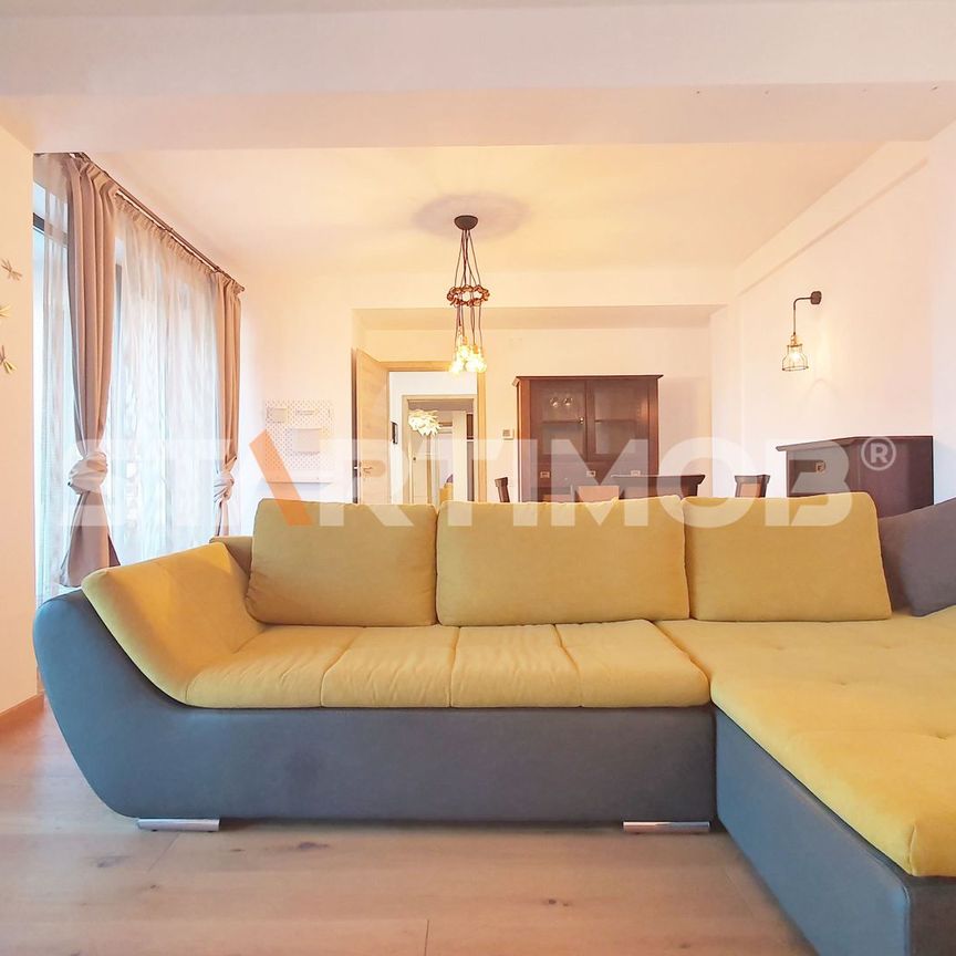 Rezervst :Apartament cu parcare subterana zona Universitatii Transilvania - Fotografie 1