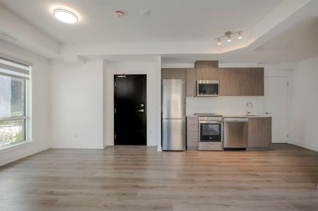 For Lease - 35-861 Sheppard Avenue Unit# Mainfloor, Toronto, Ontario - Photo 4