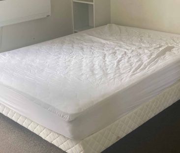 Studio unit available now - Photo 1