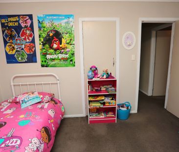 Fantastic 4 bedroom home - Photo 6