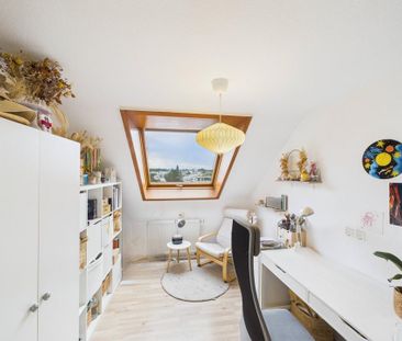 3-Zimmer Wohnung im DG mit Balkon in Fellbach Oeffingen. Spätestens... - Foto 1
