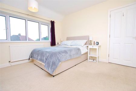 4 bedroom semi-detached house to rent - Photo 5