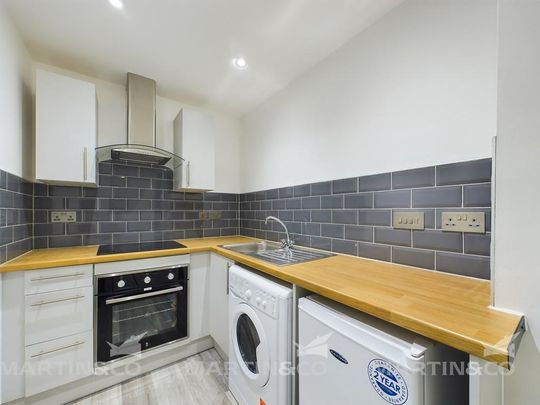 Studio to rent - Photo 1