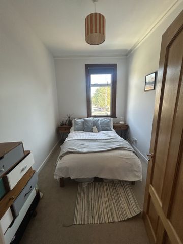 Two Bedroom Spacious Flat for Rent in Surbiton - Photo 5