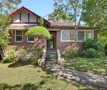 Character-Filled Family in Prime Lindfield Location - Photo 5