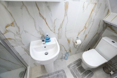 London Road, Romford, RM7 - Photo 4