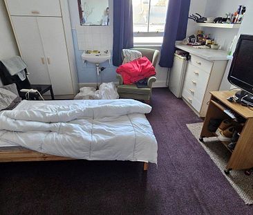 Room in House Share, Pevensey Road, Eastbourne - Photo 1
