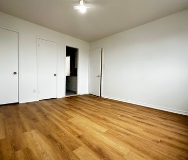 402 Rue Cadillac, Longueuil (Le Vieux-Longueuil), QC J4L - Photo 1