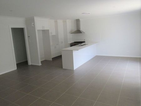 13 Buckingham Loop, 2570, Oran Park Nsw - Photo 3