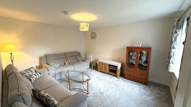 4 bedroom detached house to rent - Photo 1