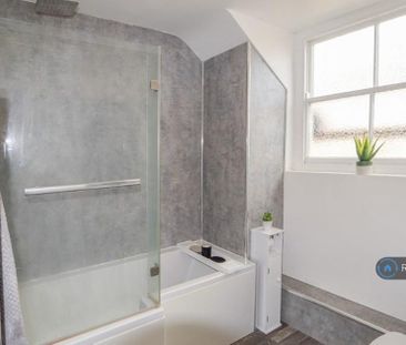 2 bedroom semi-detached house to rent - Photo 6