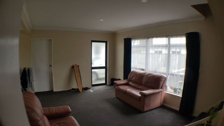 3BR Townhouse, Hamilton East - Photo 2