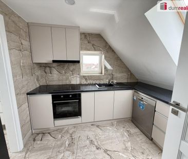 Pronájem bytu 2+1 52 m2 - Fotografie 2