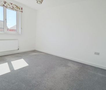 4 bedroom detached house to rent - Photo 4